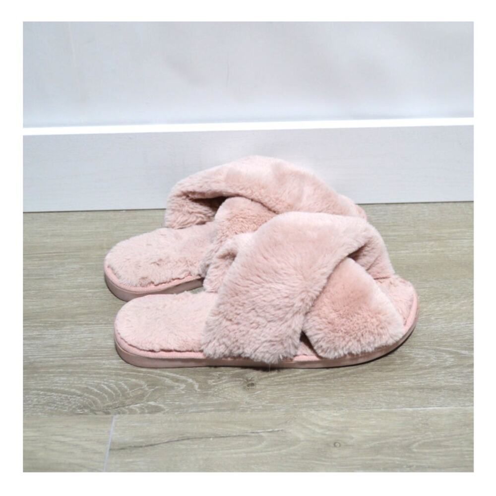 Super Soft Cozy Fluffy Pink Slipper Sandals Size 7.5